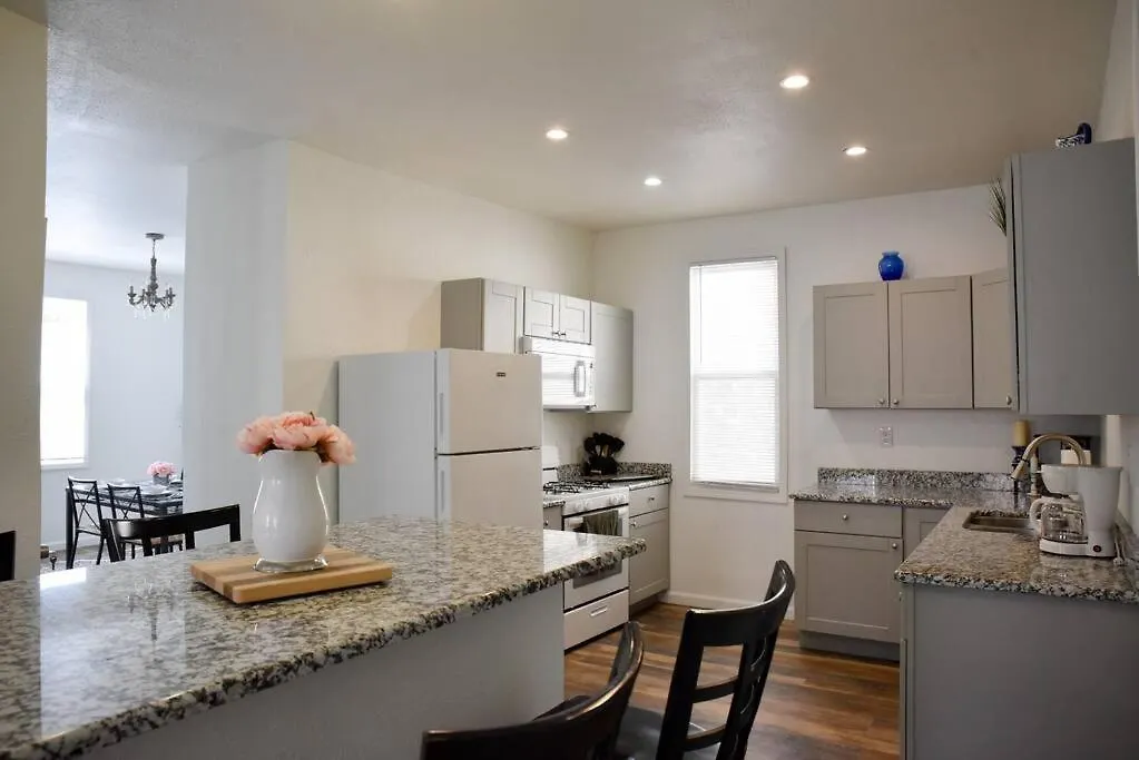 Stunning Big Home Near Downtown North Shore & More Pittsburgh
