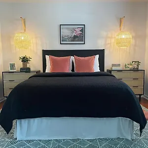 Coastal Oasis W Pool Near And Downtown! Holiday home Savannah